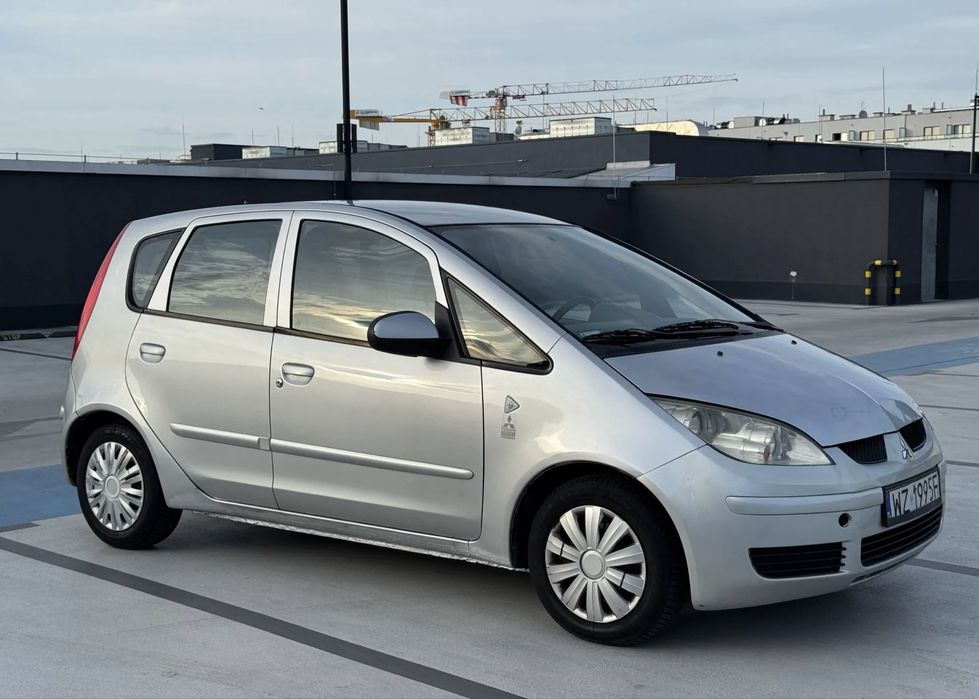 Бампер Mitsubishi colt 1.3 на запчастини бензин 2007