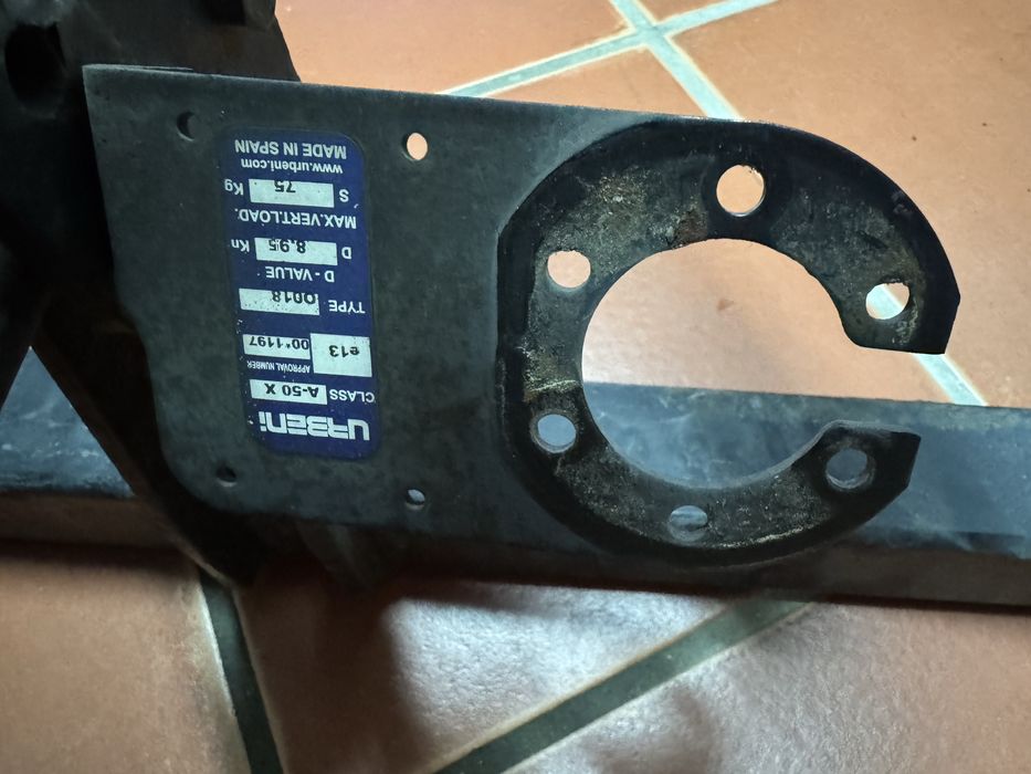 Gancho de Reboque (Opel Vectra)