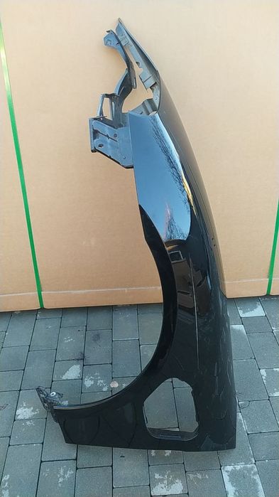 Porsche taycan крило передне ліве