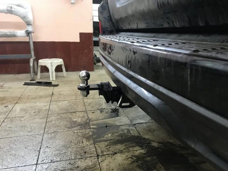 Фаркоп Toyota Land Cruiser 200, Lexus LX 570. Тойота Ленд Крузер 200