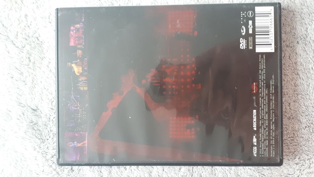 Rihanna LOUD live tour DVD