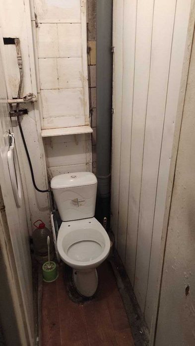 На пл.ТолбухіноПродається від Власника Кімната в комунальній квартирі