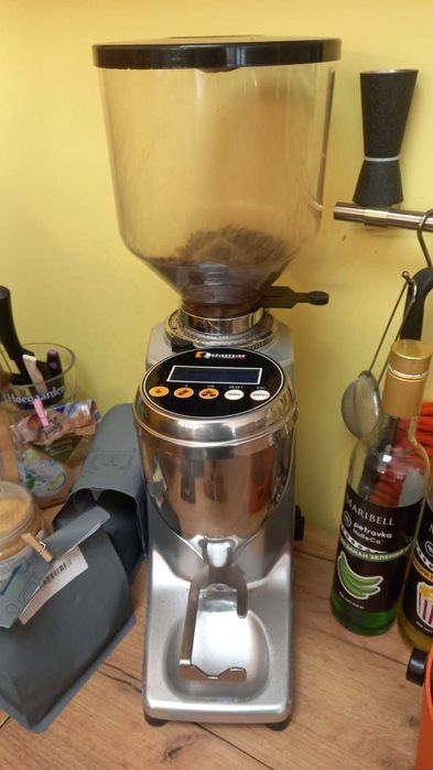 Здам в оренду МАФ (с.Зазим'є) 54м²