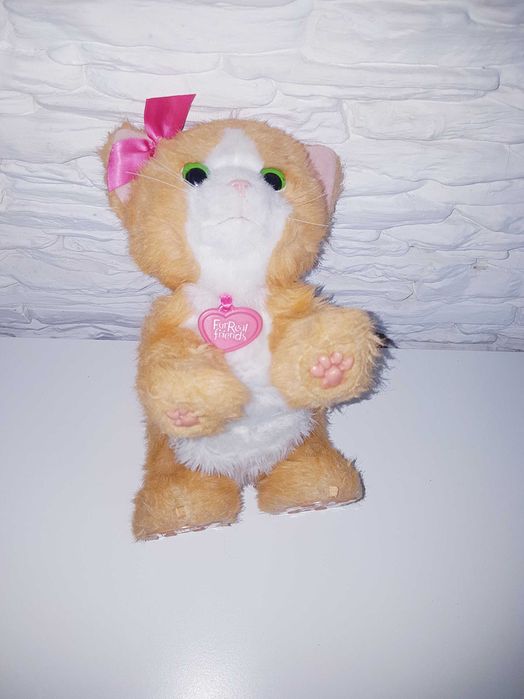 Interaktywny kotek Daisy z serii FurReal Friends firmy Hasbro