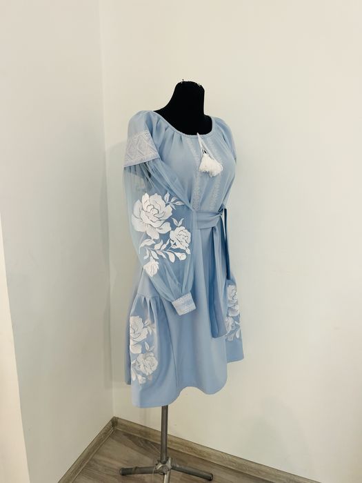 Стильні Вишиті Плаття