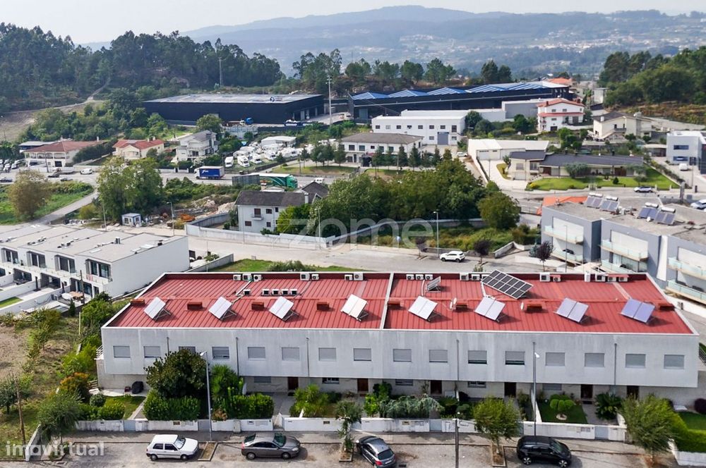Moradia T3 Banda em Priscos, Braga