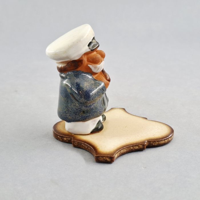 piękna ceramiczna figurka kapitan marynarz