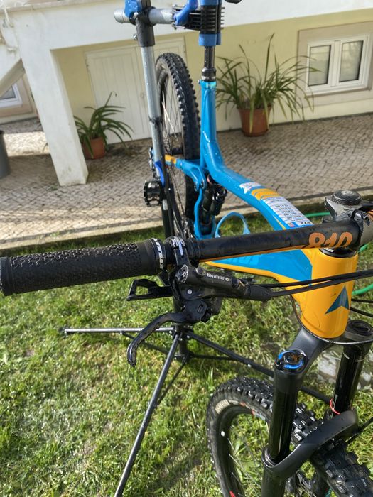 Bike de enduro Vitus / peças