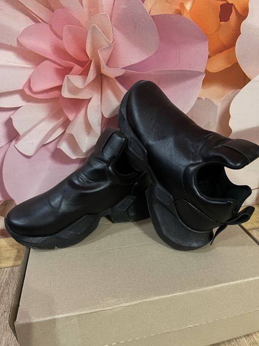 Продам кроссовки унисекс