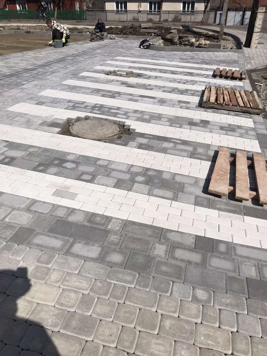 Бруківка тротуарна плитка встановлення продаж доставка  Львівська