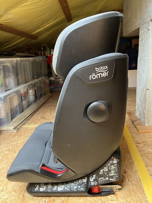 Britax Römer Advansafix IV R
