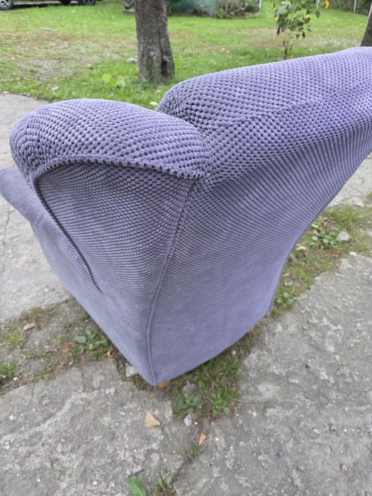 Fotele "uszak" 4 + pufy 4