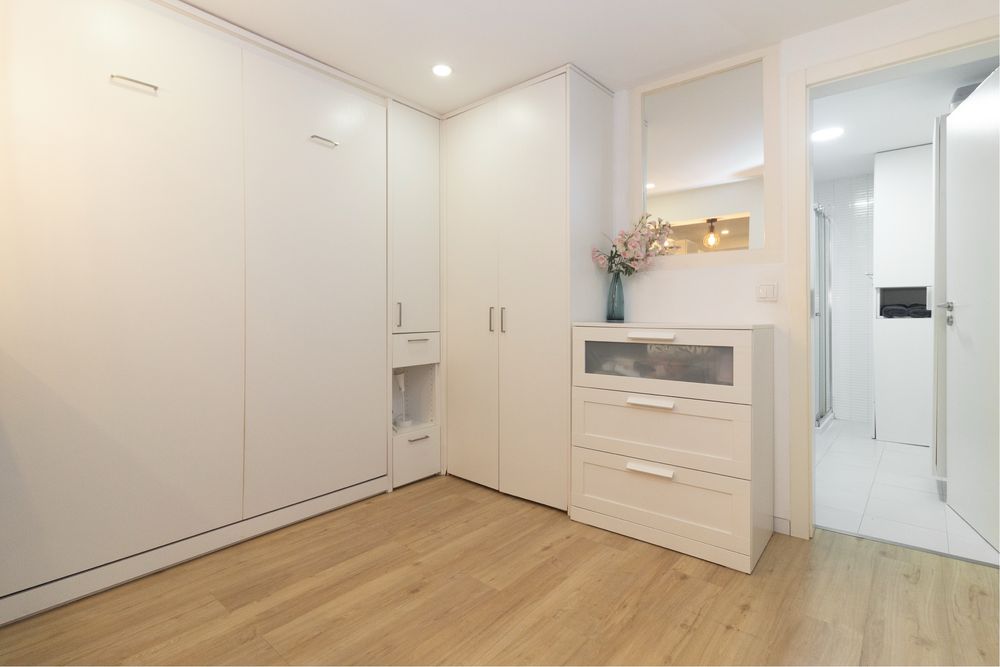 Estúdio T0 remodelado com entrada independente — Misericórdia, Lisboa