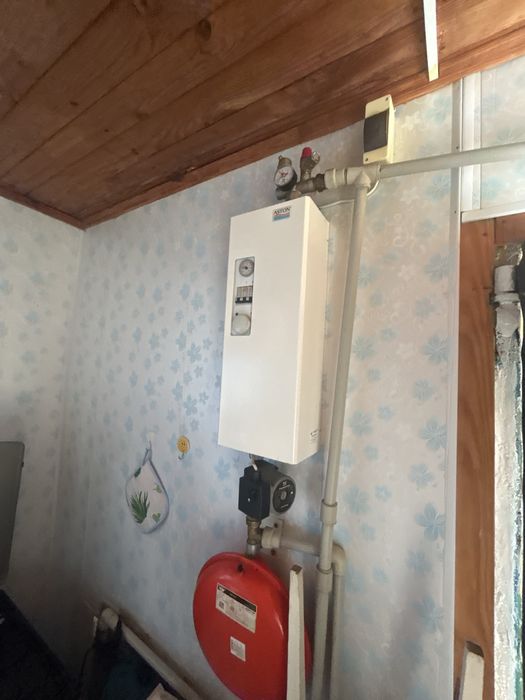 Здається частина будинку на Пекарні!