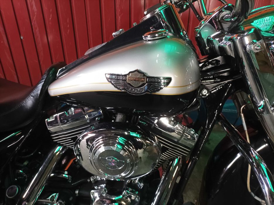 Harley Davidson roadKing 100th anniversary