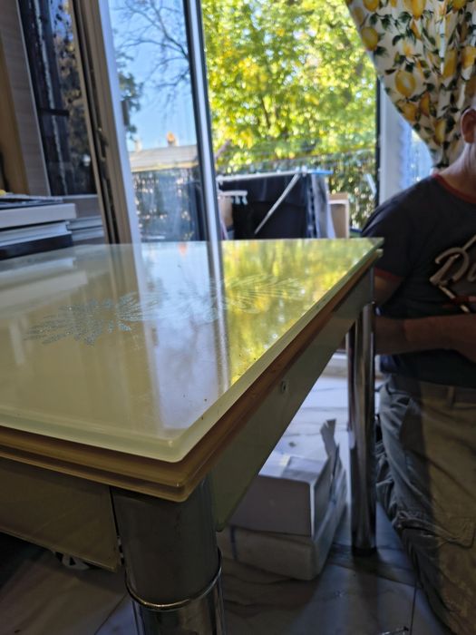 Stół szklany używany