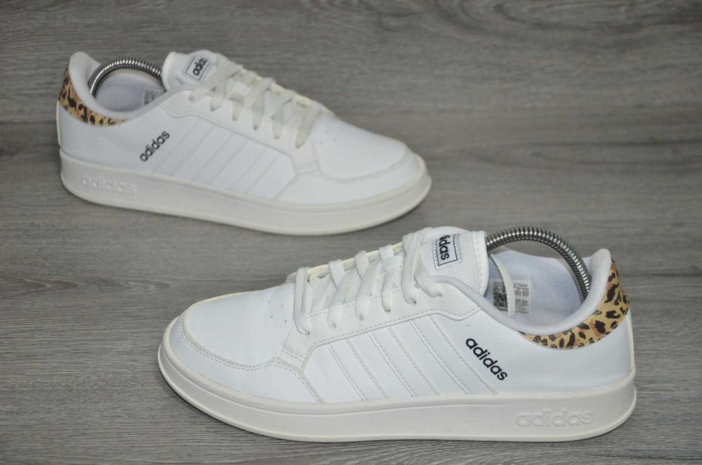 Продам кросівки Фірма Adidas Breaknet Sneakers.