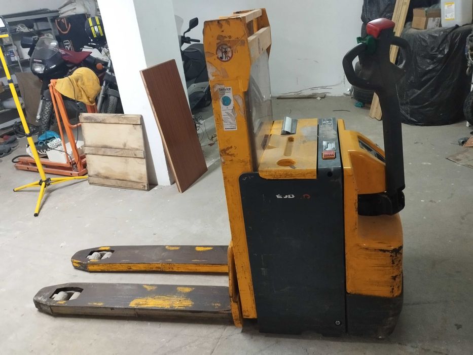 Stacker Empilhador JUNGHEINRICH