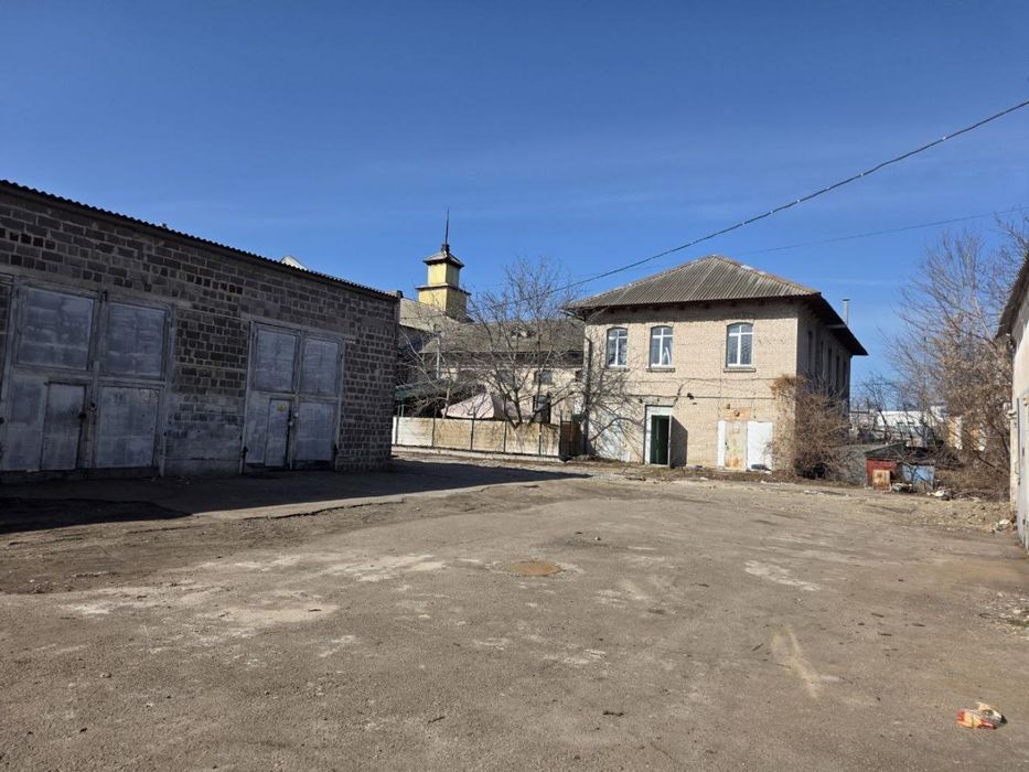 Оренда паркомісць, території під контейнер (склад) вул. Ярослава Мудрого, 2