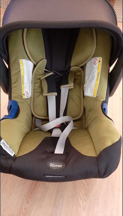 Cadeira Bebé Britax Romer Baby-Safe Plus SHR II + Base Isofix