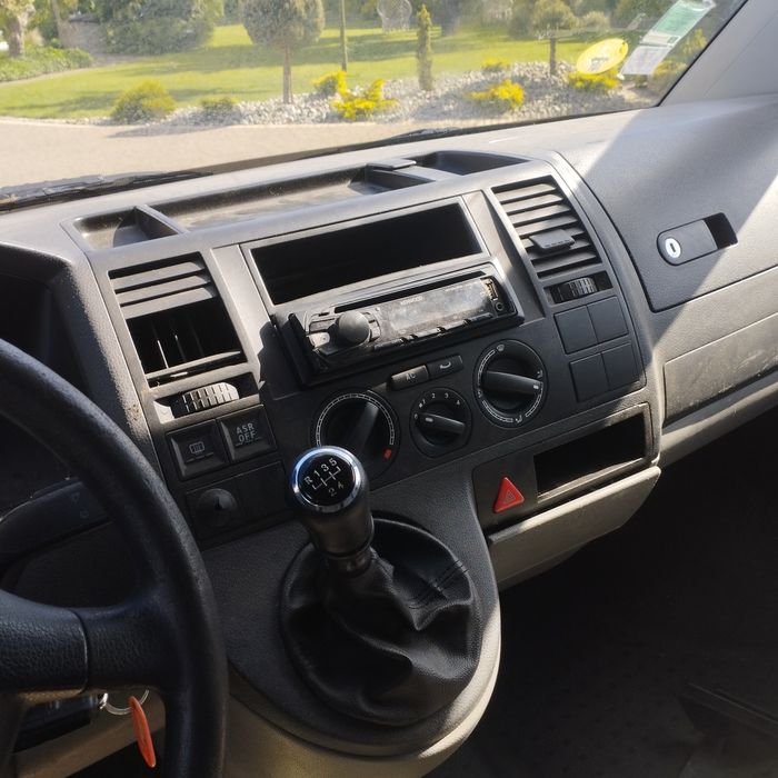 VW Transporter T5  1.9 2008 klima części