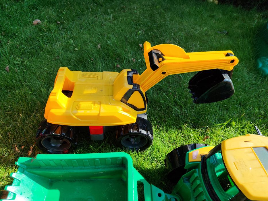 Zabawki ogrodowe koparką traktor przyczepa lena
