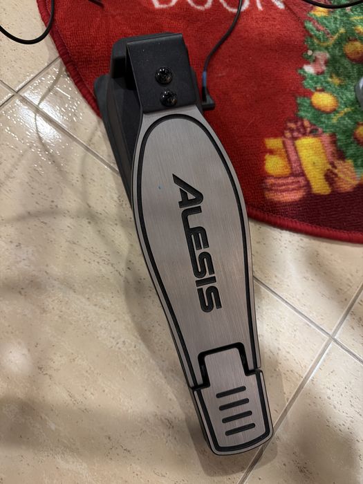 Bateria Alesis Nitro max kit 2025