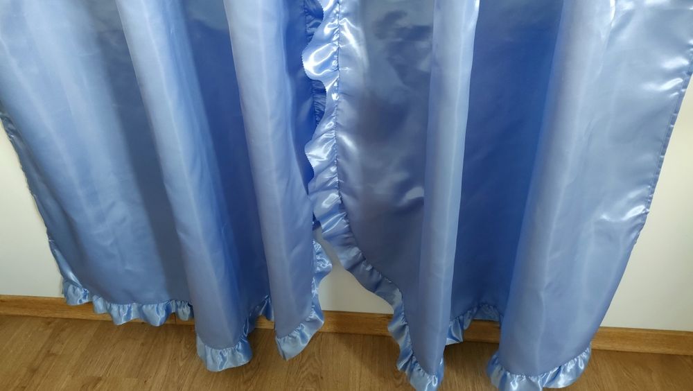 Cortina/cortinado azul acetinado com folhos (3 peças)