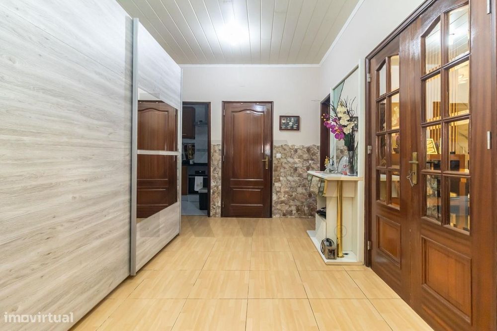 Apartamento T2 Rés-do-Chão com 80 m2 na Baixa da Banheira – Conforto e