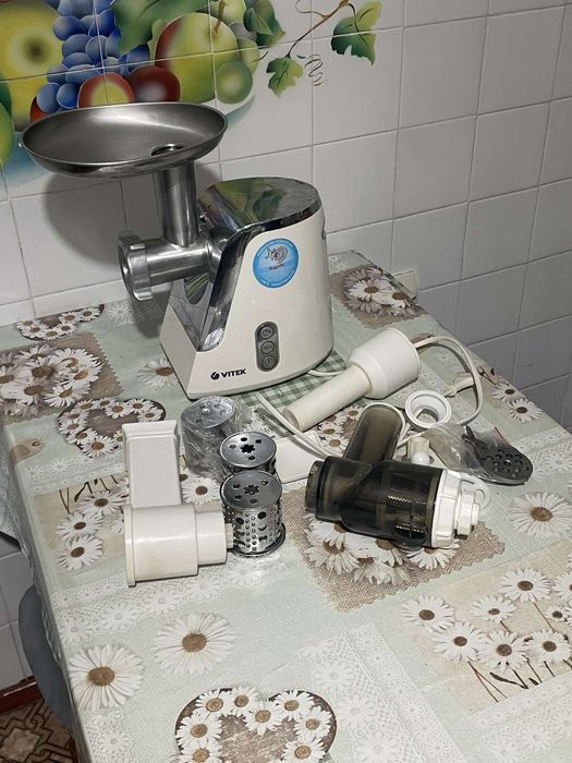 М'ясорубка Vitek