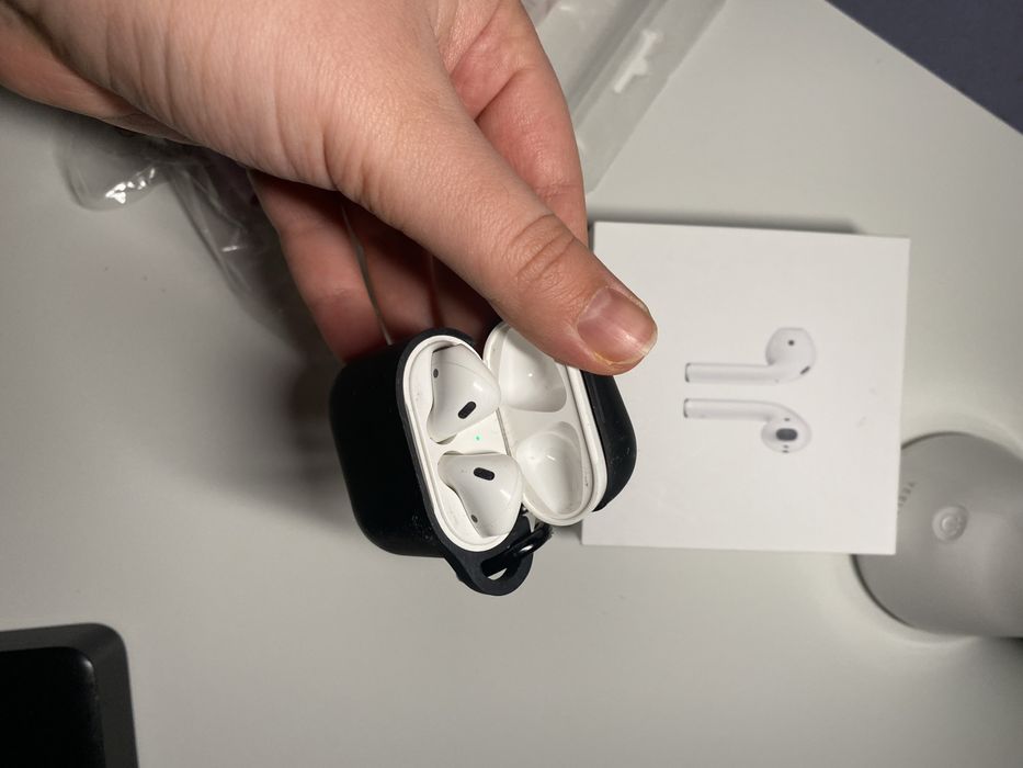 AirPods (2-ге покоління)