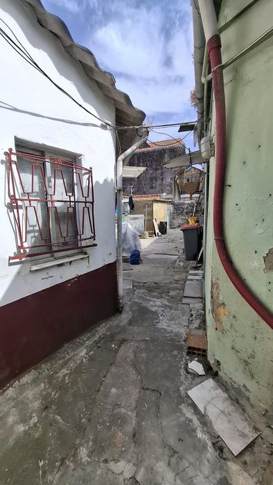 Ilha no centro do Porto com quatro casas - Venda