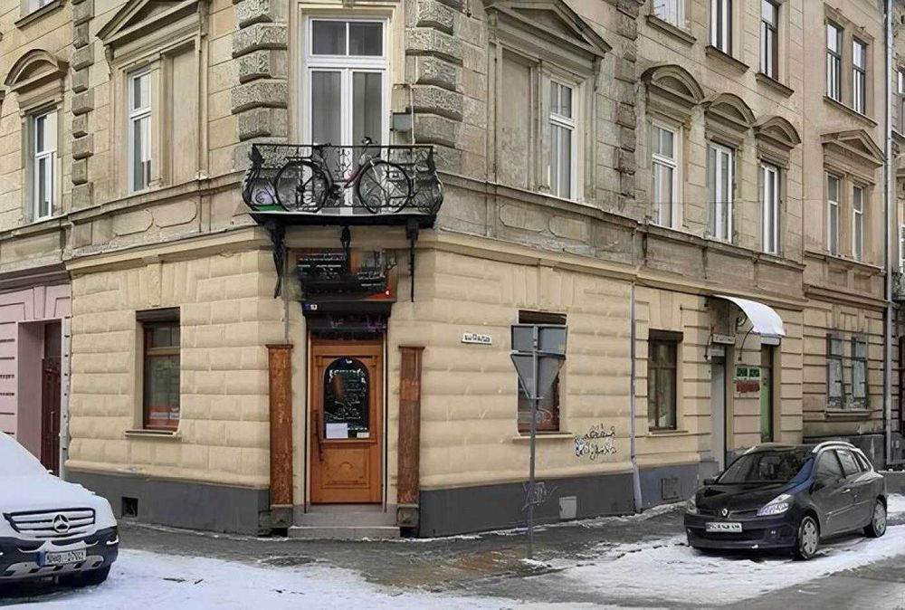 Оренда фасадного приміщення, вулиця Пекарська