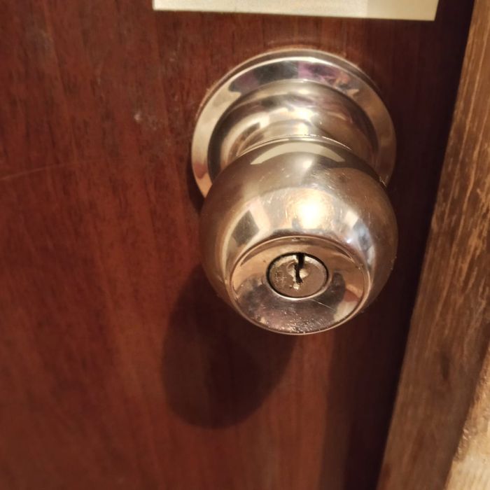 Аварійне відкриття авто,та замків любої складності.