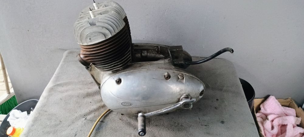 Silnik Jawa 350 Kyvacka Panelka