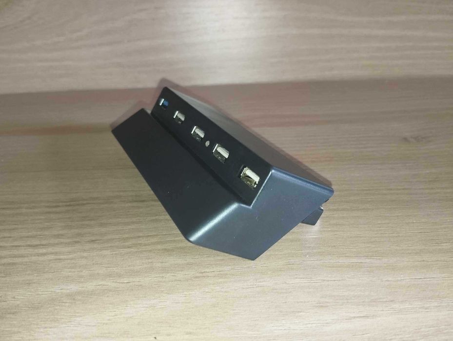 PlayStation 4 - HUB USB - 5x USB