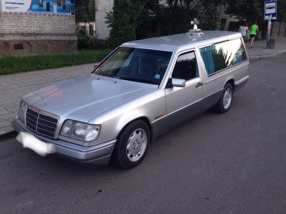 Катафалк / ритуальні послуги / Mercedes
