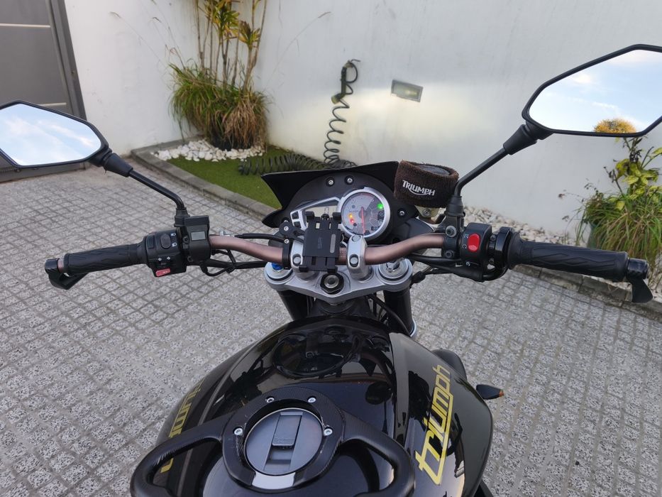 Triumph Street Triple 675R 2011
