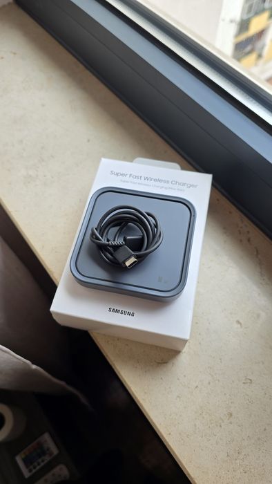 Samsung Super Fast Wireless Charger - Como Novo