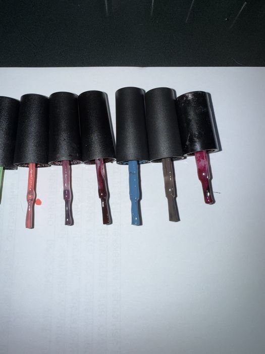 Гелі-лаки для нігтів