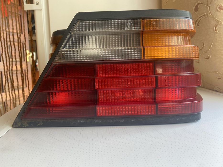 Задні фонарі mercedes w124 до рест