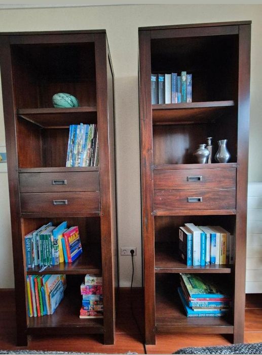 Biblioteczki, słupki kolonialne. Drewno egzotyczne.