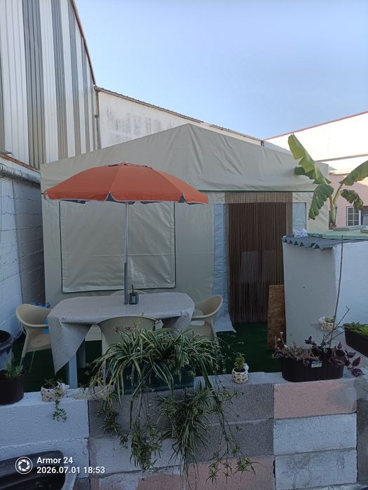 Vende-se tenda em lona fixo