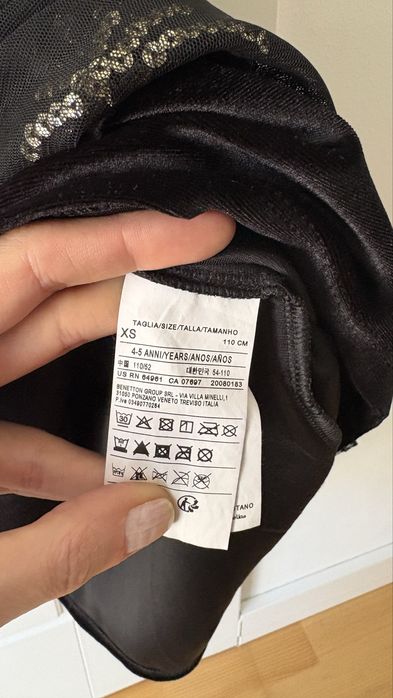 Sukieneczka wieczorowa Benetton rozmiar 110 cm
