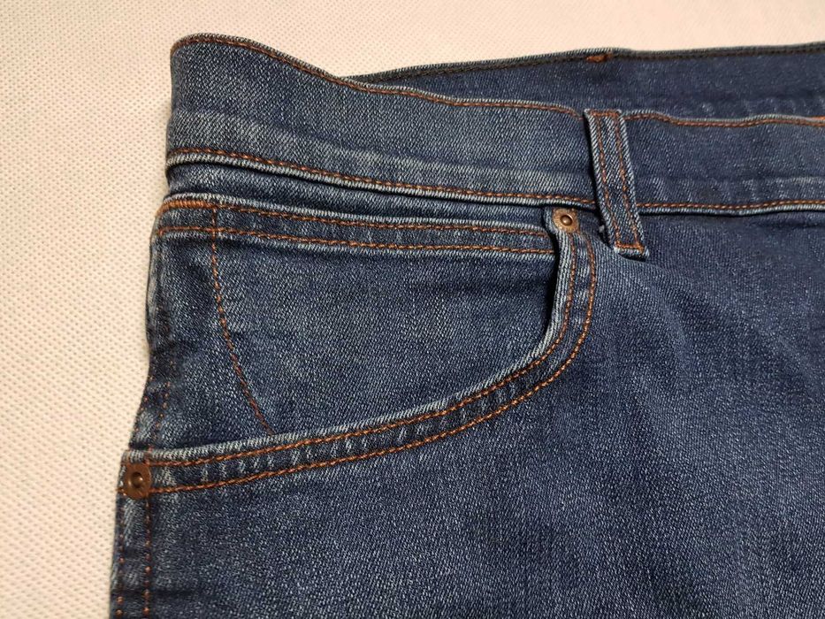 WRANGLER - TEXAS roz. W44L28 pas 119 cm Ideał
