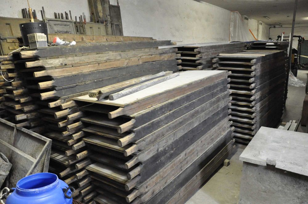 Palety, blaty do produkcji płyt ogrodzeń betonowych, słupków itp