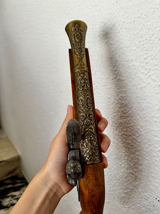 Réplica de Pistola antiga decorativa