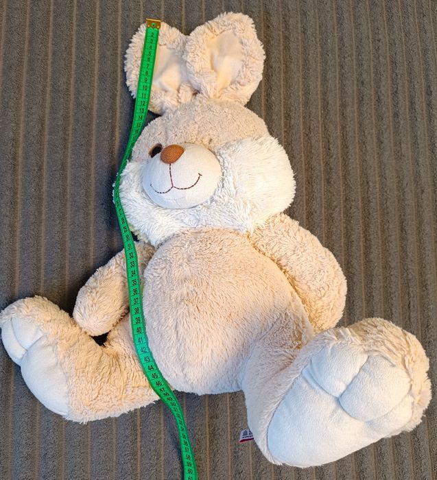 М'які іграшки: "Зайчиха", "Сонечко"