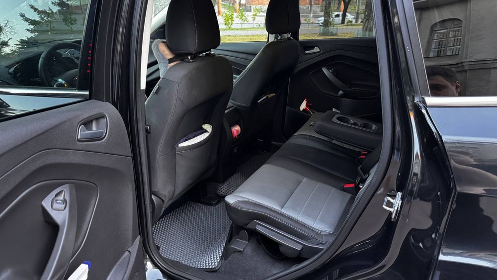 Продам  Ford escape