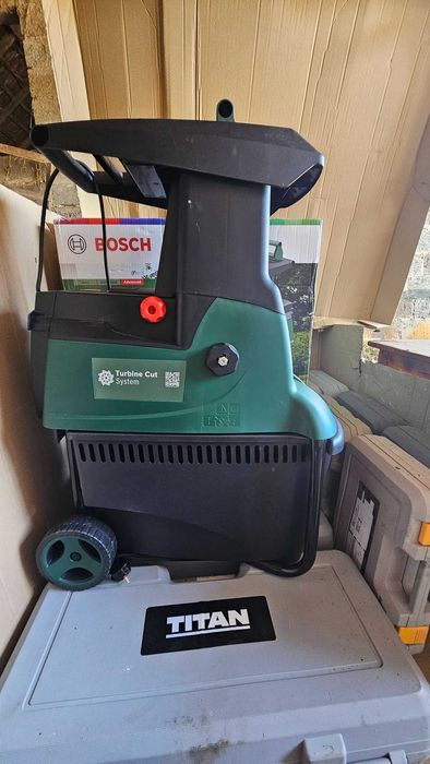Rozdrabniacz do gałęzi Bosch AXT 25 TC
